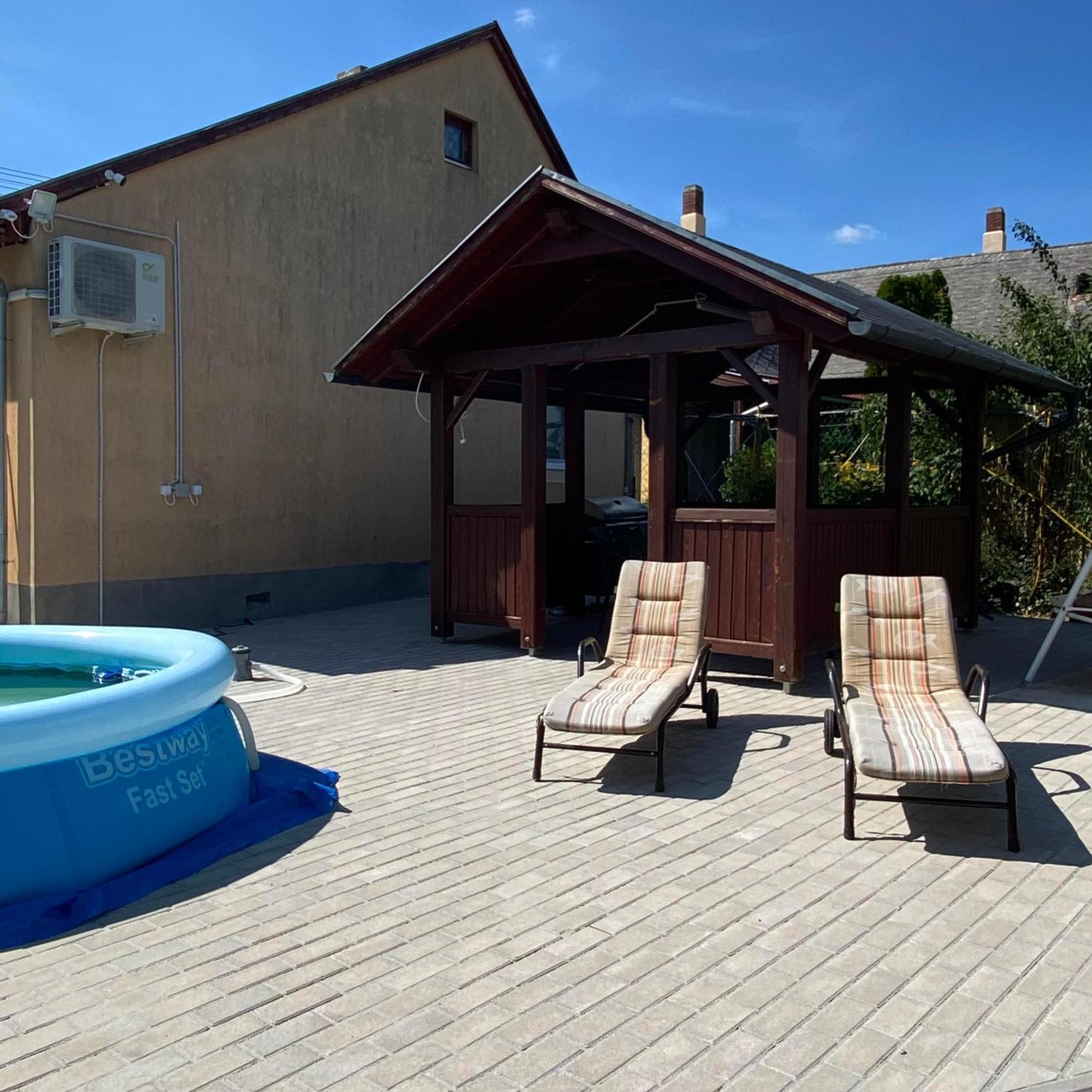 Perla Vendeghaz Igal Apartamento Exterior foto