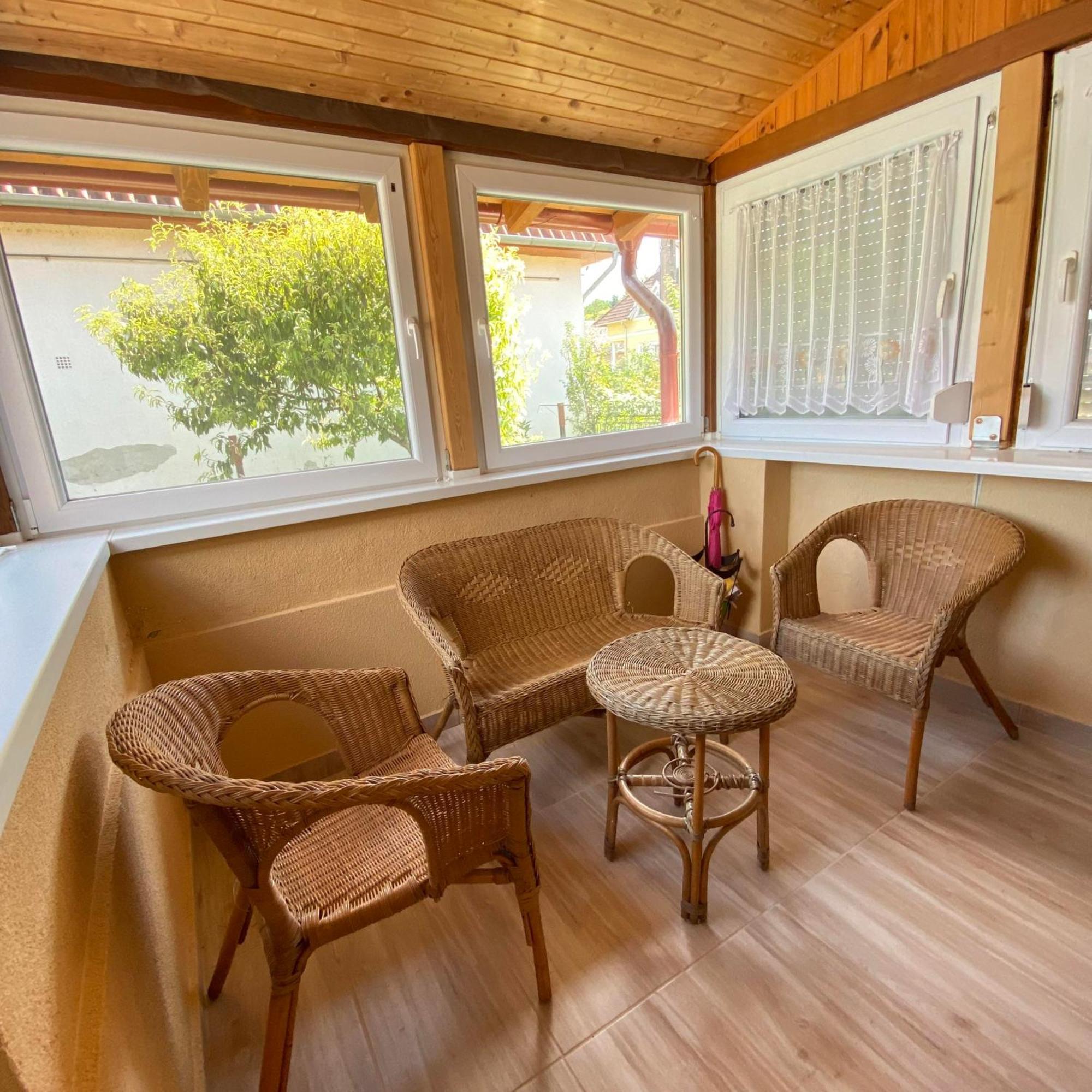Perla Vendeghaz Igal Apartamento Exterior foto